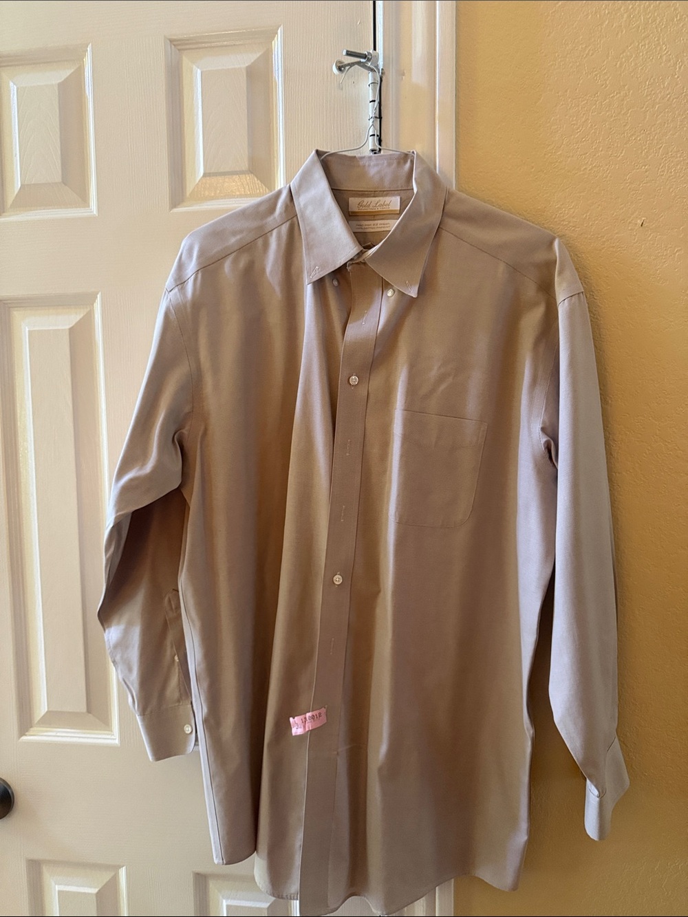 Roundtree & Yorke Men's Dress Shirt in Light Taupe